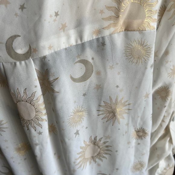 Torrid Sun and Moon Shirt - Size 0 - Picture 3 of 5